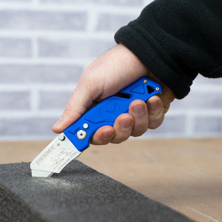 Kincrome Folding Utility Knife Plastic - in use