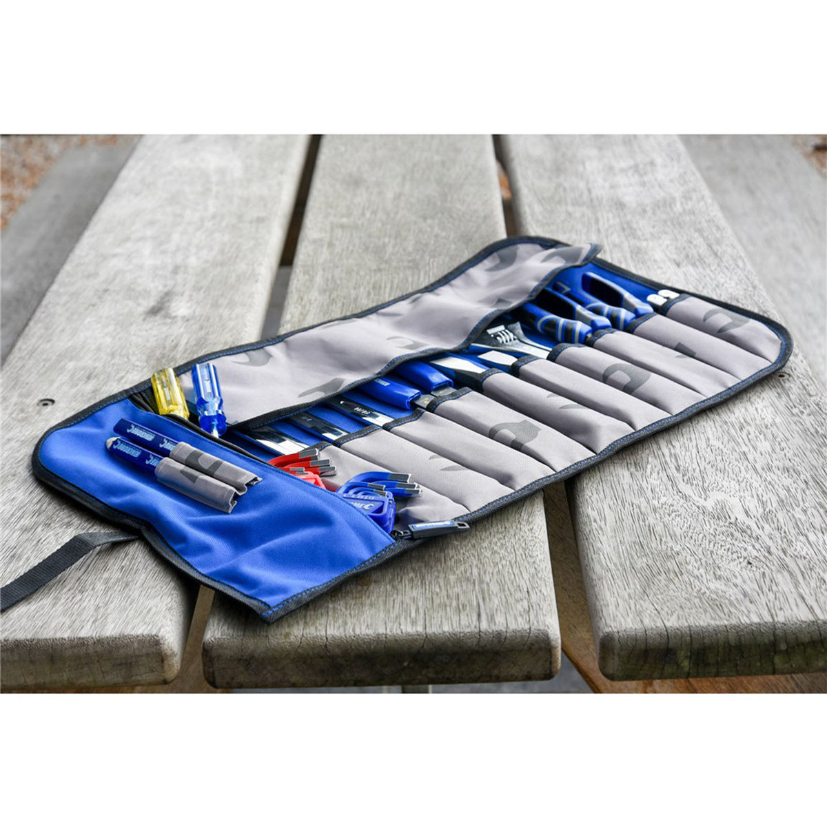 Kincrome Tool Roll 10 Pocket 620mm - details 2